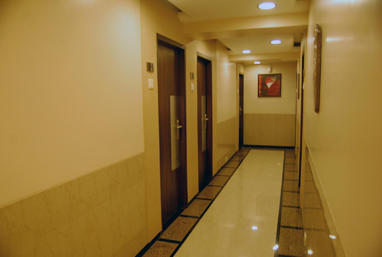Haredia Hotel Мумбай Екстериор снимка